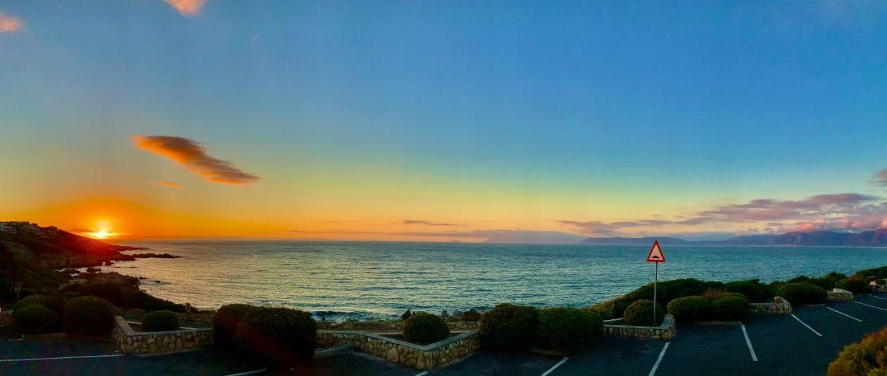 Sage At Whale Cove - Sea Facing Apartment De Kelders Eksteriør billede